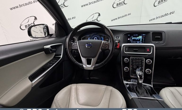 Volvo V60 D6 Twin Engine AWD Summum Automatas 2015 full