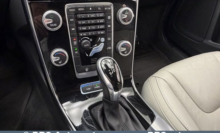 Volvo V60 D6 Twin Engine AWD Summum Automatas 2015 full