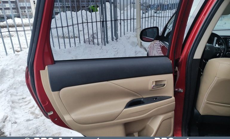 Mitsubishi Outlander 2.0 MIVEC 4WD Automatas 2017 full