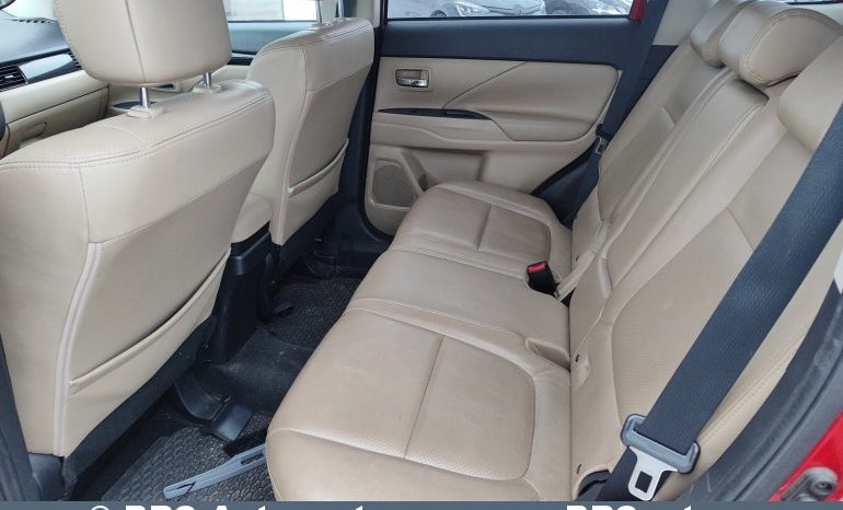 Mitsubishi Outlander 2.0 MIVEC 4WD Automatas 2017 full