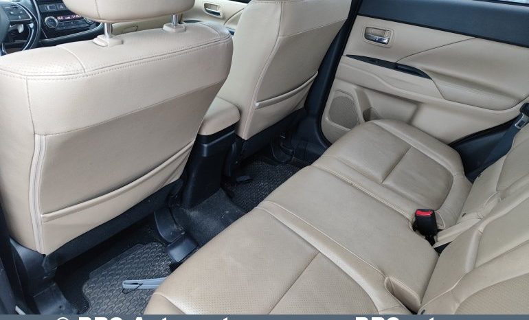 Mitsubishi Outlander 2.0 MIVEC 4WD Automatas 2017 full