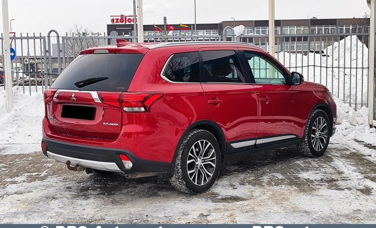 Mitsubishi Outlander 2.0 MIVEC 4WD Automatas 2017 full