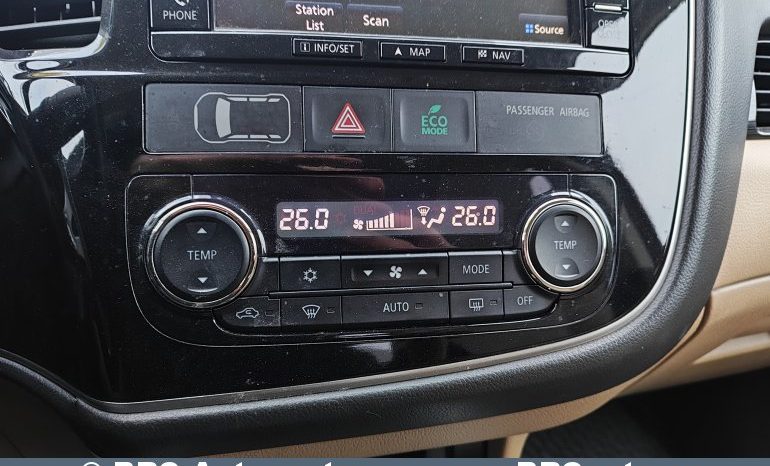 Mitsubishi Outlander 2.0 MIVEC 4WD Automatas 2017 full