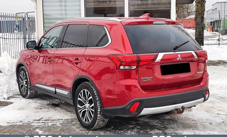Mitsubishi Outlander 2.0 MIVEC 4WD Automatas 2017 full