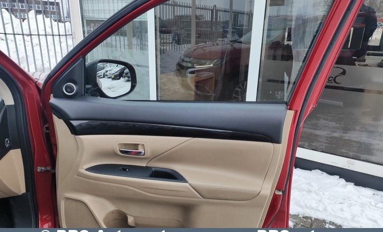 Mitsubishi Outlander 2.0 MIVEC 4WD Automatas 2017 full