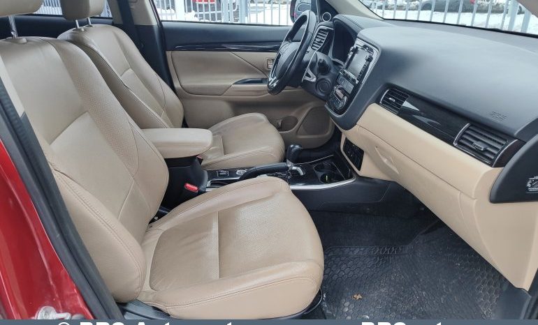 Mitsubishi Outlander 2.0 MIVEC 4WD Automatas 2017 full