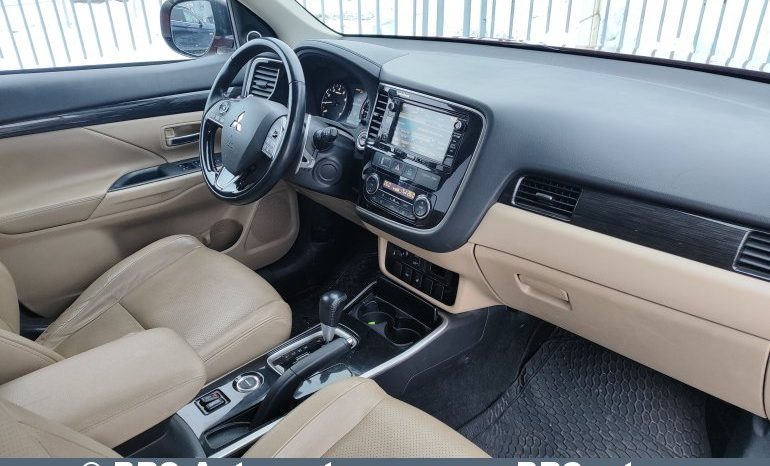 Mitsubishi Outlander 2.0 MIVEC 4WD Automatas 2017 full