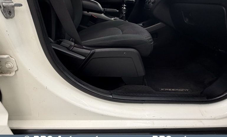 Fiat Freemont 2.0 JTD 2011 full