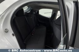 Toyota Yaris 1.5 Hybrid Dynamic Force 2021 full