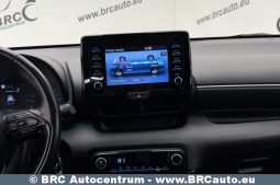 Toyota Yaris 1.5 Hybrid Dynamic Force 2021 full