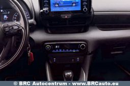 Toyota Yaris 1.5 Hybrid Dynamic Force 2021 full