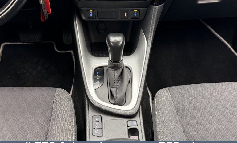 Toyota Yaris 1.5 Hybrid Dynamic Force 2021 full