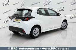 Toyota Yaris 1.5 Hybrid Dynamic Force 2021 full