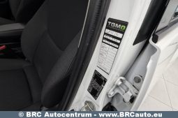 Toyota Yaris 1.5 Hybrid Dynamic Force 2021 full