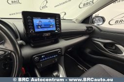 Toyota Yaris 1.5 Hybrid Dynamic Force 2021 full