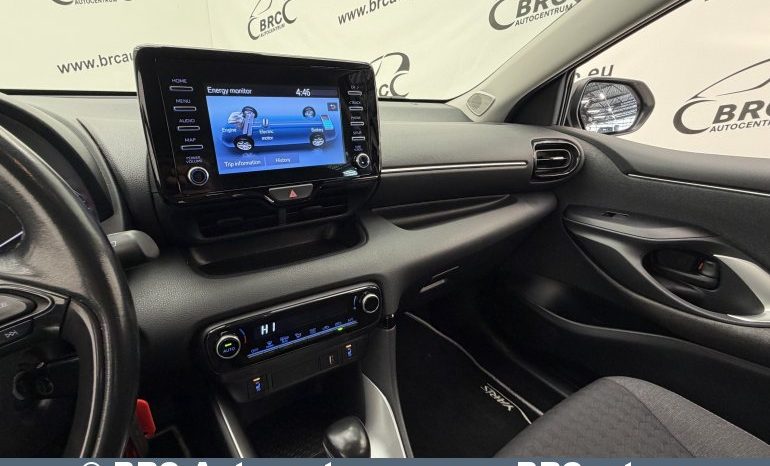 Toyota Yaris 1.5 Hybrid Dynamic Force 2021 full