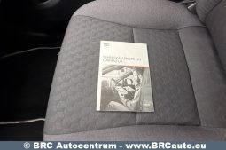 Toyota Yaris 1.5 Hybrid Dynamic Force 2021 full