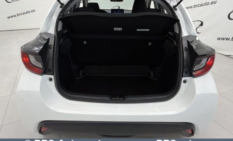 Toyota Yaris 1.5 Hybrid Dynamic Force 2021 full