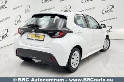 Toyota Yaris 1.5 Hybrid Dynamic Force 2021 full