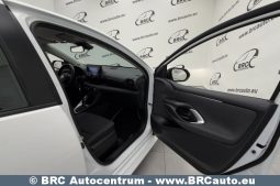 Toyota Yaris 1.5 Hybrid Dynamic Force 2021 full