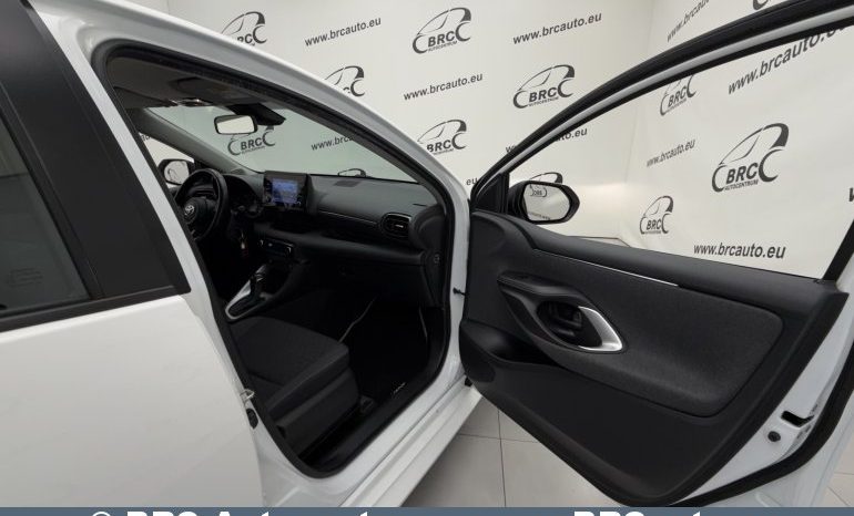 Toyota Yaris 1.5 Hybrid Dynamic Force 2021 full