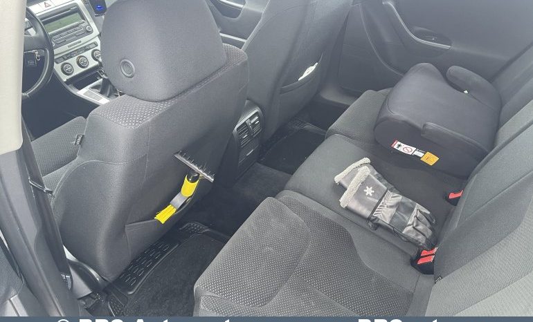 Volkswagen Passat 2.0 TDI Variant 2009 full