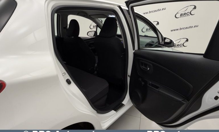 Toyota Yaris 1.5 S-Tier Hybrid Comfort Automatas 2017 full