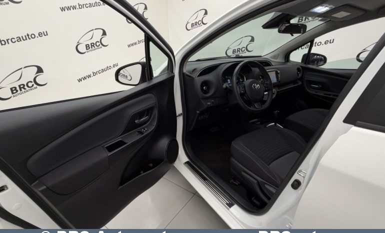 Toyota Yaris 1.5 S-Tier Hybrid Comfort Automatas 2017 full