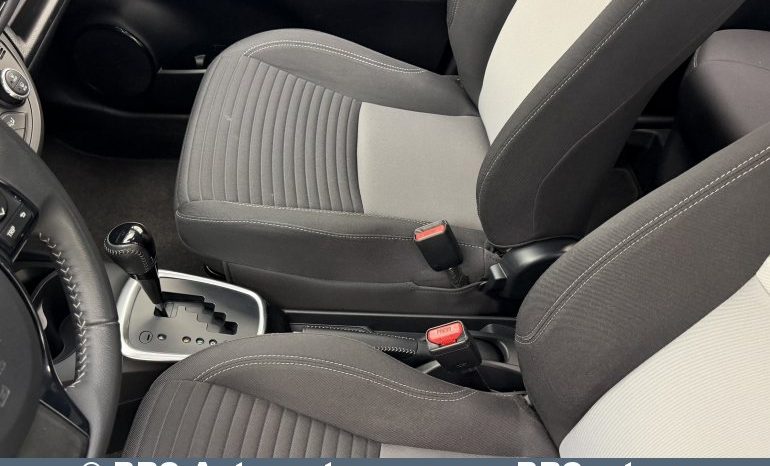 Toyota Yaris 1.5 S-Tier Hybrid Comfort Automatas 2017 full