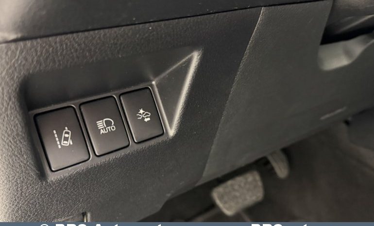 Toyota Yaris 1.5 S-Tier Hybrid Comfort Automatas 2017 full