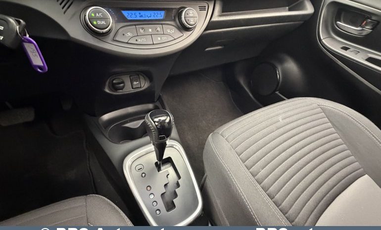 Toyota Yaris 1.5 S-Tier Hybrid Comfort Automatas 2017 full