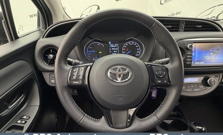 Toyota Yaris 1.5 S-Tier Hybrid Comfort Automatas 2017 full