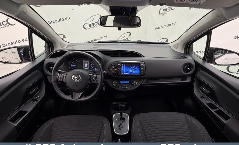 Toyota Yaris 1.5 S-Tier Hybrid Comfort Automatas 2017 full
