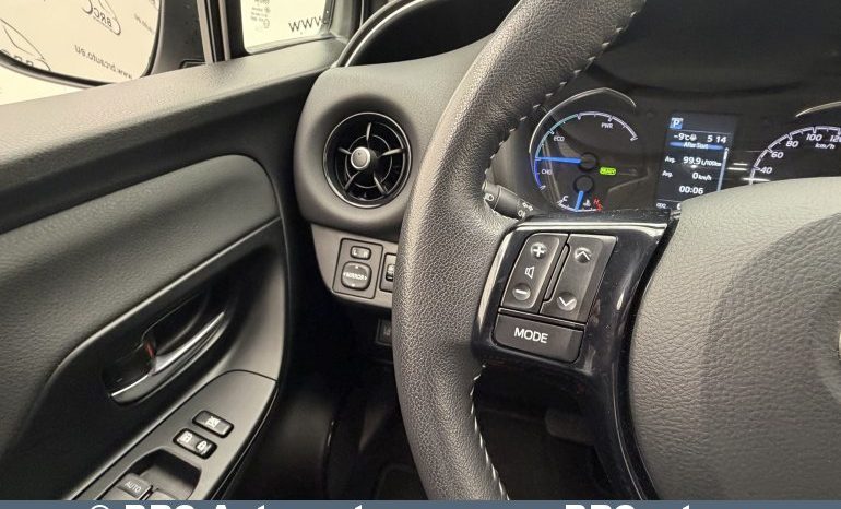 Toyota Yaris 1.5 S-Tier Hybrid Comfort Automatas 2017 full