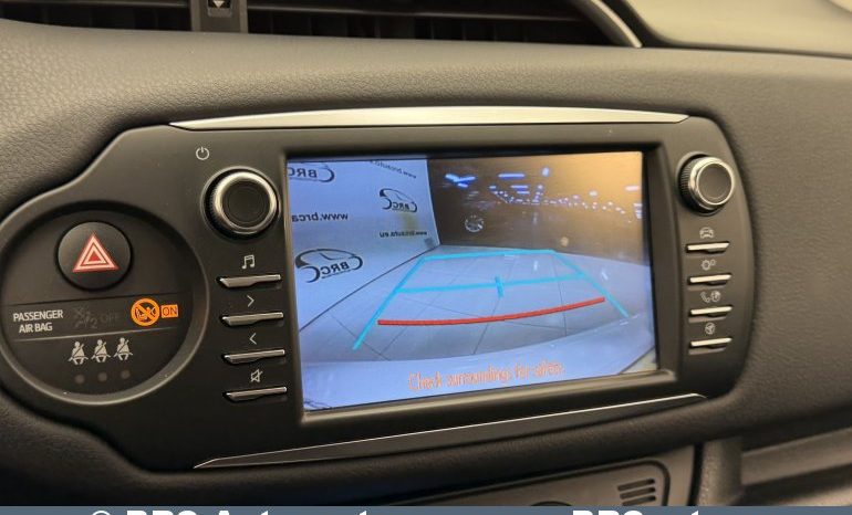 Toyota Yaris 1.5 S-Tier Hybrid Comfort Automatas 2017 full