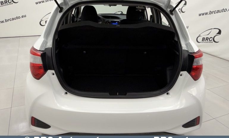 Toyota Yaris 1.5 S-Tier Hybrid Comfort Automatas 2017 full