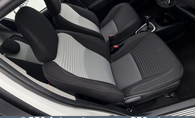 Toyota Yaris 1.5 S-Tier Hybrid Comfort Automatas 2017 full