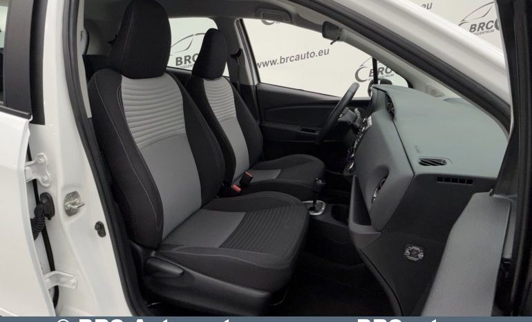 Toyota Yaris 1.5 S-Tier Hybrid Comfort Automatas 2017 full