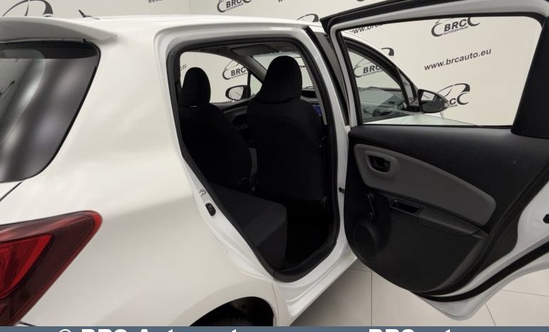 Toyota Yaris 1.0 VVT-i 2015 full