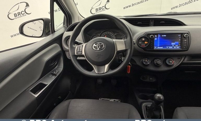 Toyota Yaris 1.0 VVT-i 2015 full