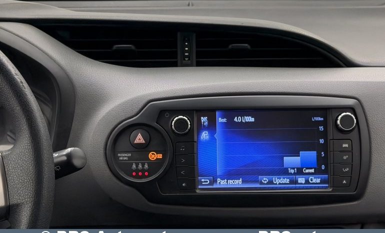 Toyota Yaris 1.0 VVT-i 2015 full