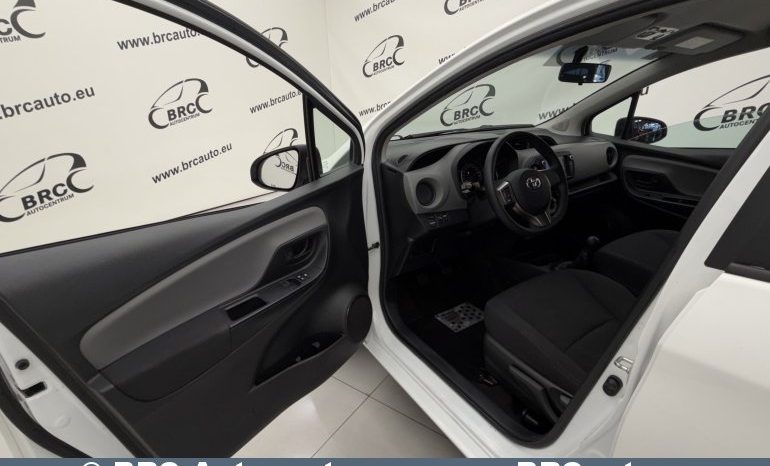 Toyota Yaris 1.0 VVT-i 2015 full