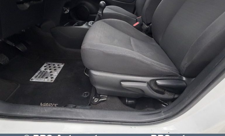 Toyota Yaris 1.0 VVT-i 2015 full