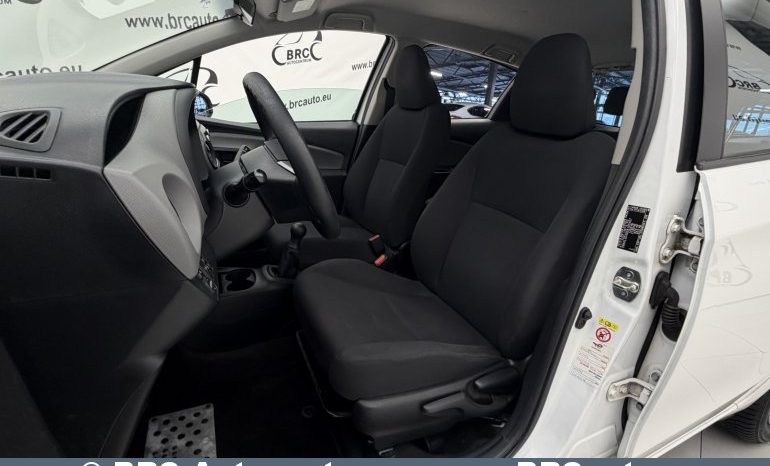 Toyota Yaris 1.0 VVT-i 2015 full