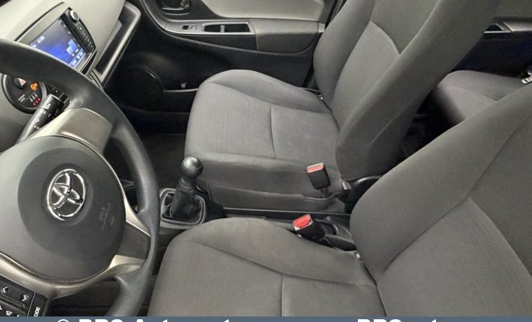 Toyota Yaris 1.0 VVT-i 2015 full