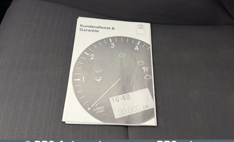 Toyota Yaris 1.0 VVT-i 2015 full