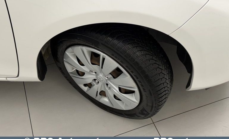 Toyota Yaris 1.0 VVT-i 2015 full