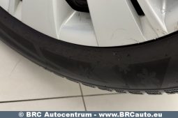 Toyota Yaris 1.0 VVT-i 2015 full