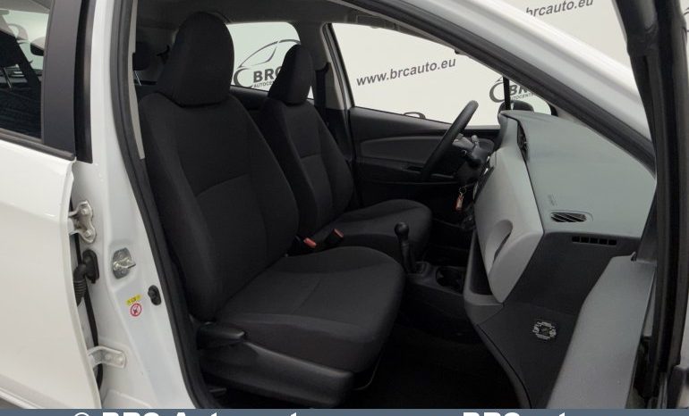 Toyota Yaris 1.0 VVT-i 2015 full