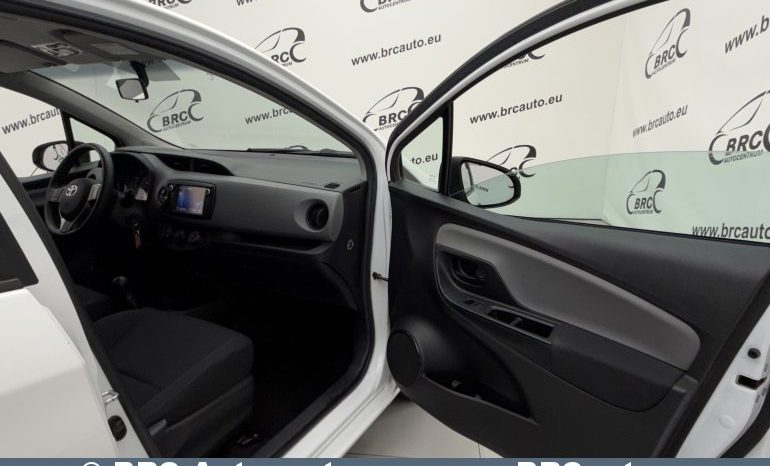 Toyota Yaris 1.0 VVT-i 2015 full